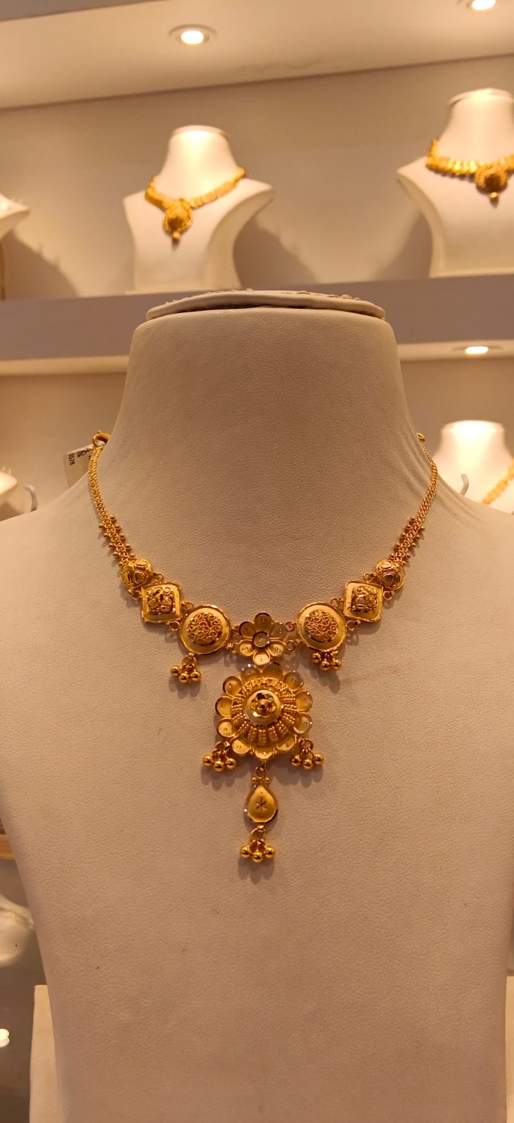 Neckles 
